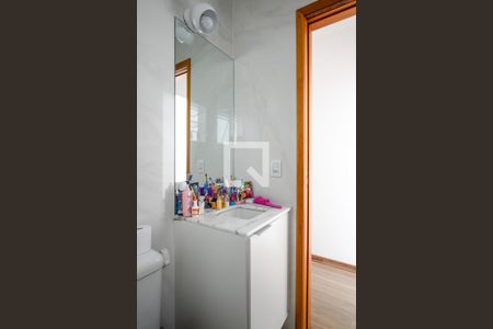 Casa à venda com 136m², 3 quartos e 2 vagas Casa à venda com 136m², 3 quartos e 2 vagasBanheiro
