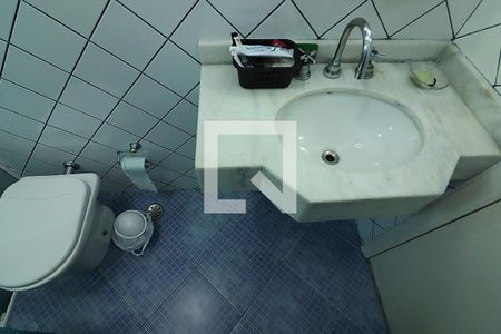 Casa à venda com 246m², 3 quartos e 3 vagasBanheiro Social