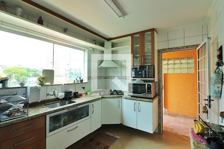 Casa à venda com 246m², 3 quartos e 3 vagasCozinha