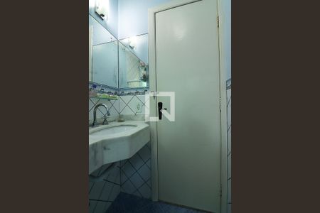 Casa à venda com 246m², 3 quartos e 3 vagasBanheiro Social