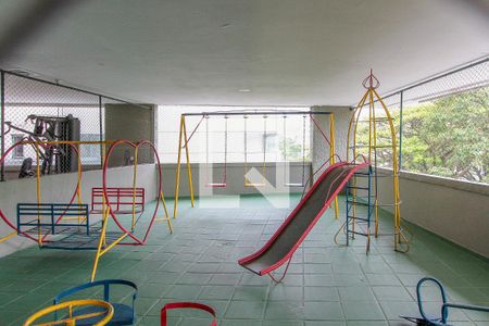 Apartamento à venda com 80m², 2 quartos e 1 vaga Apartamento à venda com 80m², 2 quartos e 1 vagaÁrea comum - Playground