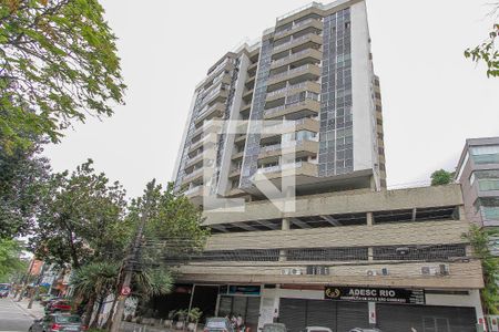 Apartamento à venda com 80m², 2 quartos e 1 vaga Apartamento à venda com 80m², 2 quartos e 1 vagaFachada