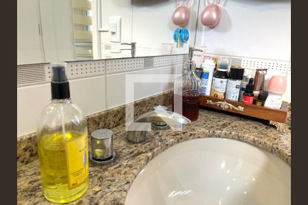 Apartamento à venda com 63m², 2 quartos e 1 vaga Apartamento à venda com 63m², 2 quartos e 1 vagaBanheiro da Suíte