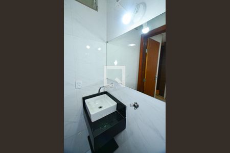 Apartamento para alugar com 89m², 2 quartos e 1 vaga Apartamento para alugar com 89m², 2 quartos e 1 vagaBanheiro social