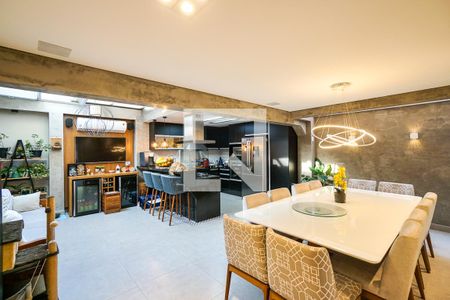 Casa de condomínio à venda com 165m², 3 quartos e 2 vagas Casa de condomínio à venda com 165m², 3 quartos e 2 vagasCopa e cozinha