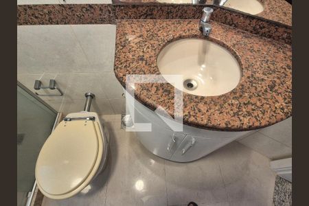 Apartamento à venda com 95m², 2 quartos e 1 vaga Apartamento à venda com 95m², 2 quartos e 1 vagaBanheiro