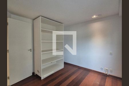 Apartamento à venda com 95m², 2 quartos e 1 vaga Apartamento à venda com 95m², 2 quartos e 1 vagaQuarto