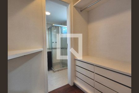 Apartamento à venda com 95m², 2 quartos e 1 vaga Apartamento à venda com 95m², 2 quartos e 1 vagaCloset da suíte