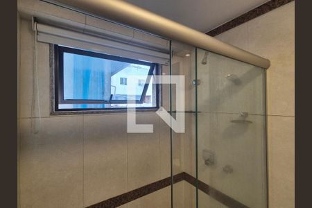 Apartamento à venda com 95m², 2 quartos e 1 vaga Apartamento à venda com 95m², 2 quartos e 1 vagaBanheiro