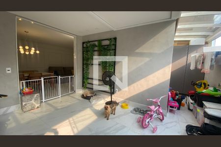Apartamento à venda com 93m², 3 quartos e 2 vagas Apartamento à venda com 93m², 3 quartos e 2 vagasVaranda gourmet