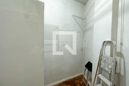 Apartamento à venda com 75m², 2 quartos e sem vaga Apartamento à venda com 75m², 2 quartos e sem vagaQuarto de Serviço