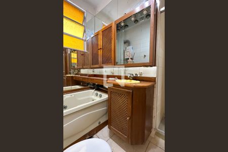 Apartamento à venda com 75m², 2 quartos e sem vaga Apartamento à venda com 75m², 2 quartos e sem vagaBanheiro