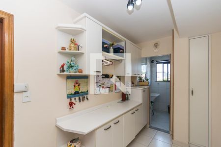 Apartamento à venda com 233m², 4 quartos e 3 vagas Apartamento à venda com 233m², 4 quartos e 3 vagasQuarto extra reversível