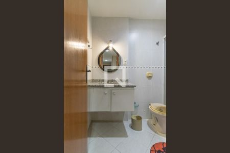 Apartamento à venda com 233m², 4 quartos e 3 vagas Apartamento à venda com 233m², 4 quartos e 3 vagasBanheiro Social