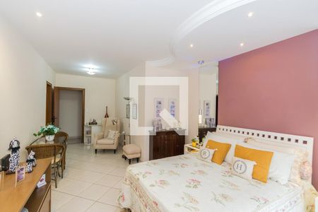 Apartamento à venda com 233m², 4 quartos e 3 vagas Apartamento à venda com 233m², 4 quartos e 3 vagasSuíte 1