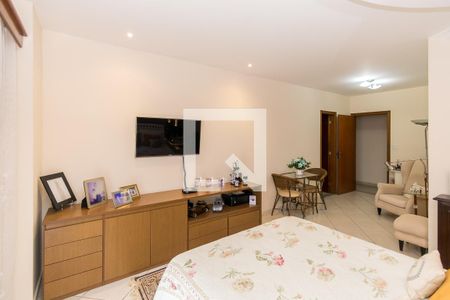 Apartamento à venda com 233m², 4 quartos e 3 vagas Apartamento à venda com 233m², 4 quartos e 3 vagasSuíte 1