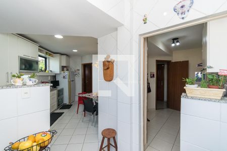Apartamento à venda com 233m², 4 quartos e 3 vagas Apartamento à venda com 233m², 4 quartos e 3 vagasÁrea de Serviço