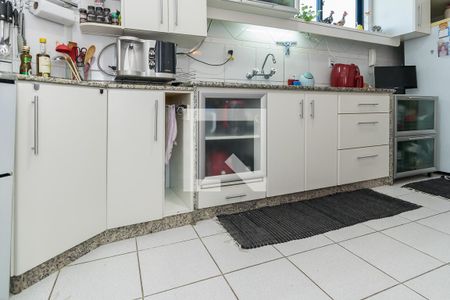 Apartamento à venda com 233m², 4 quartos e 3 vagas Apartamento à venda com 233m², 4 quartos e 3 vagasCozinha - Armários