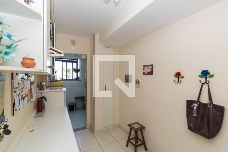 Apartamento à venda com 233m², 4 quartos e 3 vagas Apartamento à venda com 233m², 4 quartos e 3 vagasQuarto extra reversível