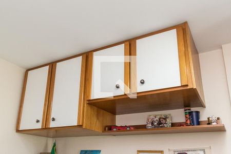 Apartamento à venda com 233m², 4 quartos e 3 vagas Apartamento à venda com 233m², 4 quartos e 3 vagasQuarto 3 - Armários