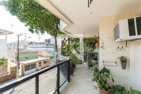 Apartamento à venda com 233m², 4 quartos e 3 vagas Apartamento à venda com 233m², 4 quartos e 3 vagasVaranda da Suíte 1