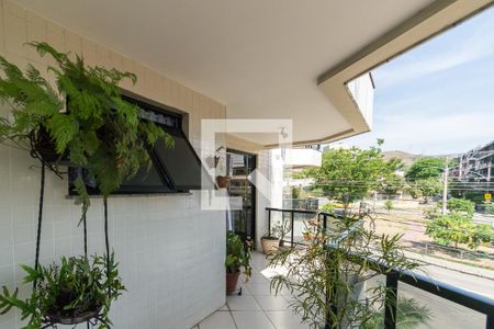 Apartamento à venda com 233m², 4 quartos e 3 vagas Apartamento à venda com 233m², 4 quartos e 3 vagasVaranda da Suíte 1