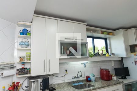 Apartamento à venda com 233m², 4 quartos e 3 vagas Apartamento à venda com 233m², 4 quartos e 3 vagasCozinha - Armários