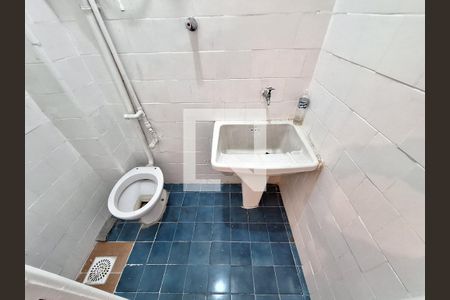 Apartamento à venda com 90m², 3 quartos e sem vaga Apartamento à venda com 90m², 3 quartos e sem vagaBanheiro de serviço