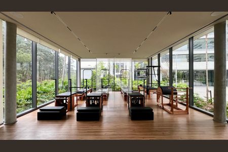 Apartamento à venda com 186m², 4 quartos e 3 vagas Apartamento à venda com 186m², 4 quartos e 3 vagasÁrea Comum - Pilates
