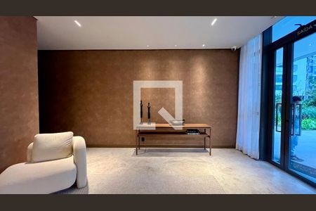 Apartamento à venda com 186m², 4 quartos e 3 vagas Apartamento à venda com 186m², 4 quartos e 3 vagasÁrea Comum - Hall social