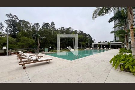 Apartamento à venda com 186m², 4 quartos e 3 vagas Apartamento à venda com 186m², 4 quartos e 3 vagasÁrea Comum - Piscina