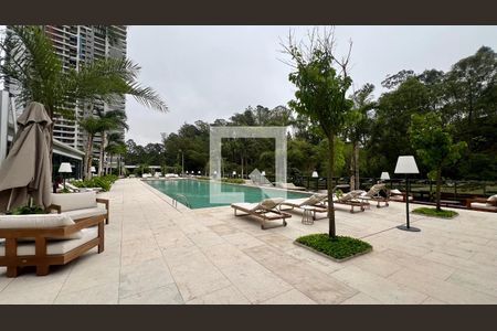 Apartamento à venda com 186m², 4 quartos e 3 vagas Apartamento à venda com 186m², 4 quartos e 3 vagasÁrea Comum - Piscina