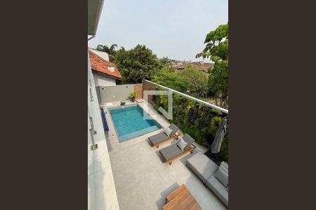 Casa de condomínio à venda com 453m², 3 quartos e 4 vagasvista da Suíte 2