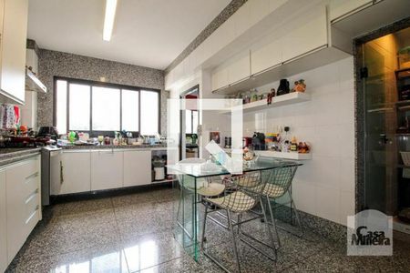 Apartamento à venda com 216m², 4 quartos e 4 vagas Apartamento à venda com 216m², 4 quartos e 4 vagasCozinha