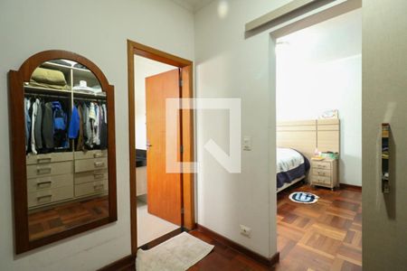 Casa à venda com 400m², 4 quartos e 8 vagasCloset da Suíte 2