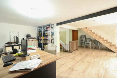 Casa à venda com 400m², 4 quartos e 8 vagasPorão