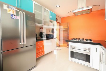 Casa à venda com 400m², 4 quartos e 8 vagasCozinha