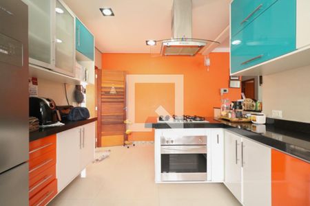 Casa à venda com 400m², 4 quartos e 8 vagasCozinha