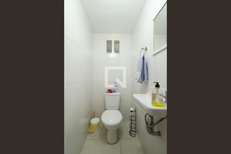 Casa à venda com 400m², 4 quartos e 8 vagasBanheiro do Porão