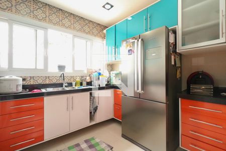 Casa à venda com 400m², 4 quartos e 8 vagasCozinha