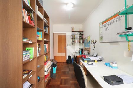 Casa à venda com 400m², 4 quartos e 8 vagasEscritório