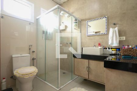 Casa à venda com 400m², 4 quartos e 8 vagasBanheiro da Suíte 2