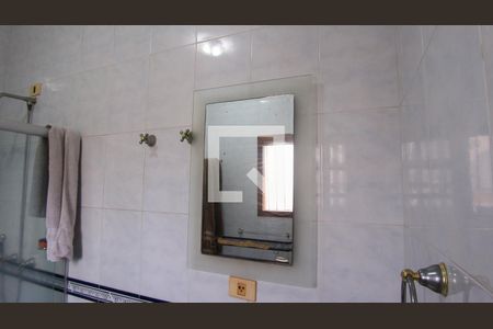 Casa à venda com 220m², 3 quartos e 2 vagas Casa à venda com 220m², 3 quartos e 2 vagasBanheiro