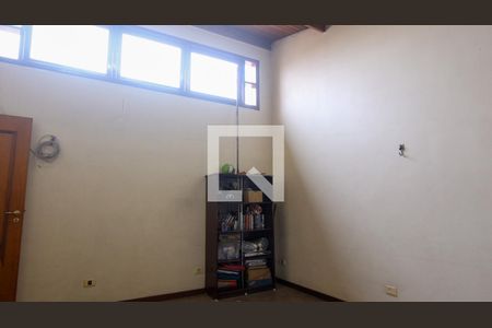 Casa à venda com 220m², 3 quartos e 2 vagas Casa à venda com 220m², 3 quartos e 2 vagasQuarto 4