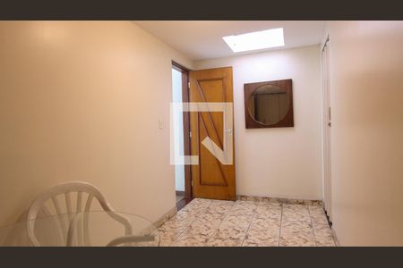 Casa à venda com 220m², 3 quartos e 2 vagas Casa à venda com 220m², 3 quartos e 2 vagasQuarto 5