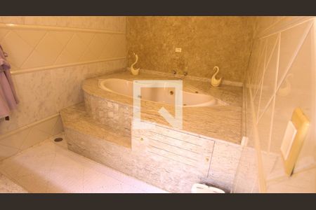 Casa à venda com 220m², 3 quartos e 2 vagas Casa à venda com 220m², 3 quartos e 2 vagasBanheiro