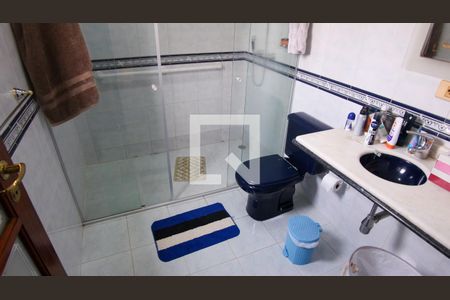 Casa à venda com 220m², 3 quartos e 2 vagas Casa à venda com 220m², 3 quartos e 2 vagasBanheiro