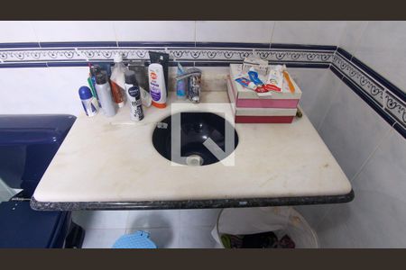 Casa à venda com 220m², 3 quartos e 2 vagas Casa à venda com 220m², 3 quartos e 2 vagasBanheiro