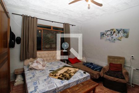 Casa à venda com 360m², 2 quartos e 2 vagas Casa à venda com 360m², 2 quartos e 2 vagasQuarto