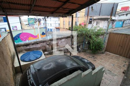 Casa à venda com 360m², 2 quartos e 2 vagas Casa à venda com 360m², 2 quartos e 2 vagasDetalhe da área de serviço